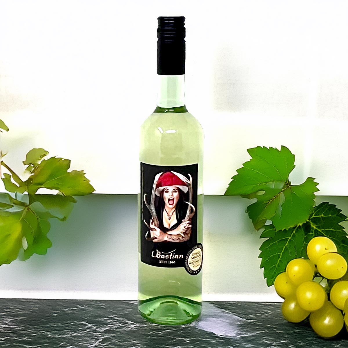 Entdecken Sie die Schwarzwaldmarie: Pinot Grigio feinherb, 0,75L, 11,5%