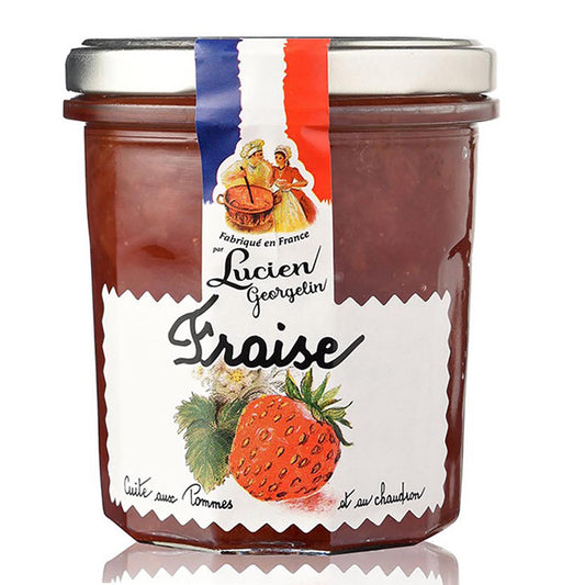 Lucien Georgelin Fraise Erdbeerkonfitüre im Glas, französische Erdbeermarmelade mit Fruchtstücken, klassisches Etikett vor weißem Hintergrund