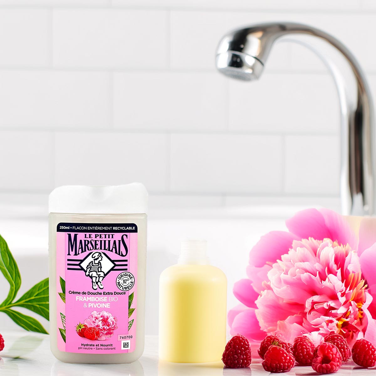 Le Petit Marseillais Duschgel Himbeere Pfingstrose 12 x 250 ml aus Frankreich