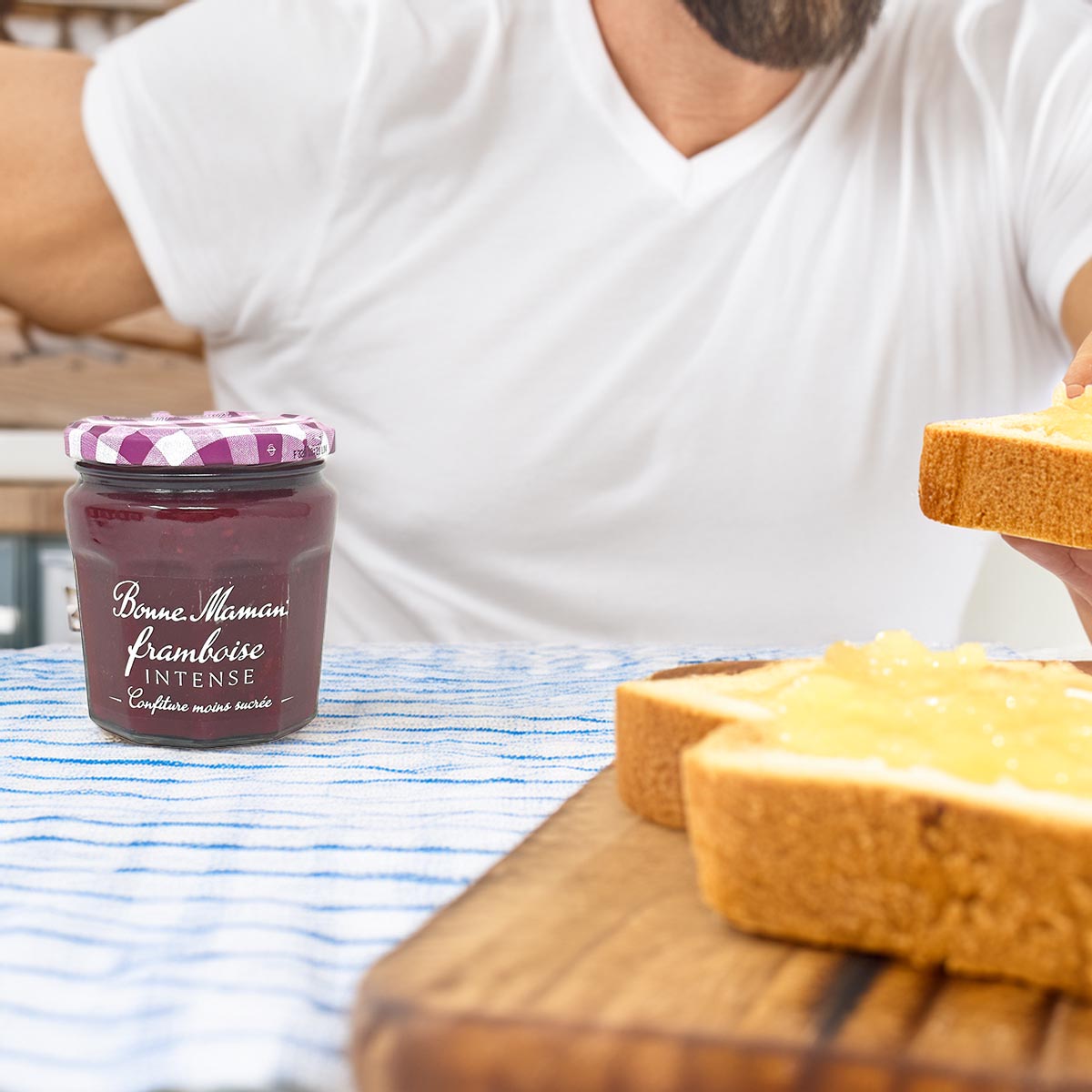 Genuss pur: Bonne Maman Himbeerkonfitüre - Fruchtige Intensität aus Frankreich 335g