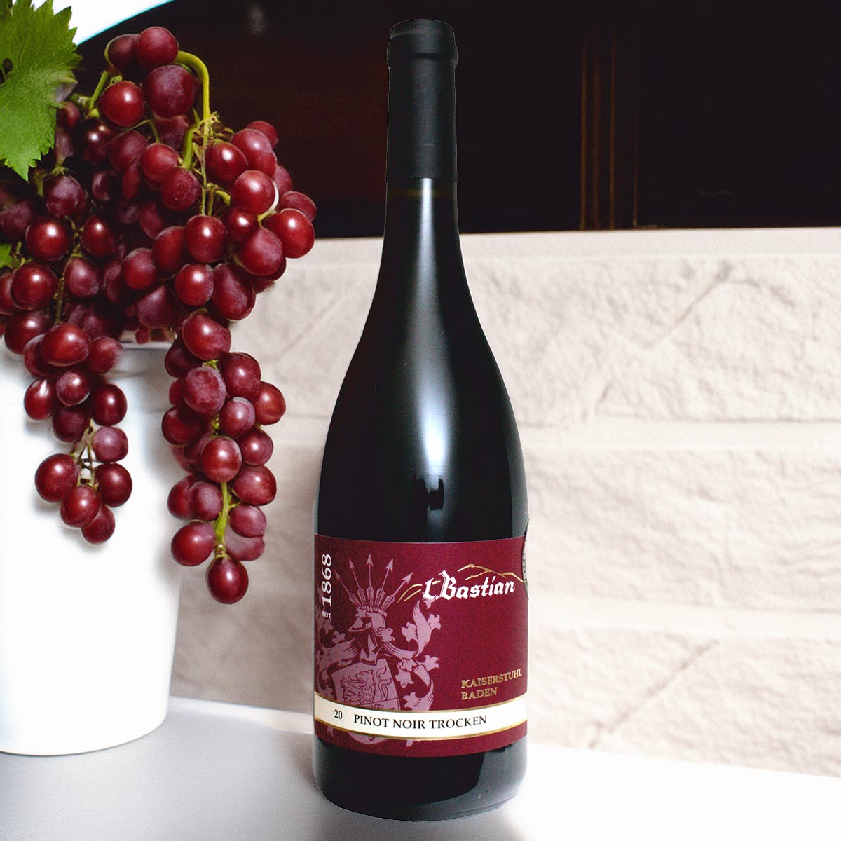 Weingut L. Bastian 2018 Pinot Noir trocken 0,75 Liter - Alkoholgehalt: 14,0 % vol