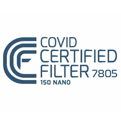 Detailaufnahme der atemious X2 FFP2-Atemschutzmaske in Weiß mit Fokus auf die CE-Kennzeichnung (CE 2233) und das „Made in Germany“-Siegel auf dem hochwertigen Komfort-Vlies.