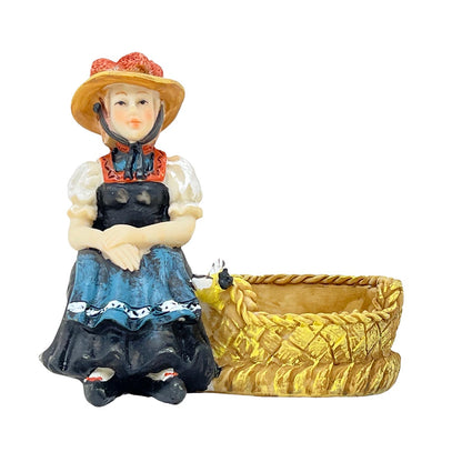 FeineHeimat Schwarzwälderin mit Bienenkorb - Dekofigur aus Steinharz, authentische Handarbeit