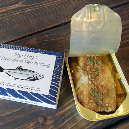 FANGST SILD No. 1  Norwegischer geräucherter Seehering in dänischem Olivenöl!
