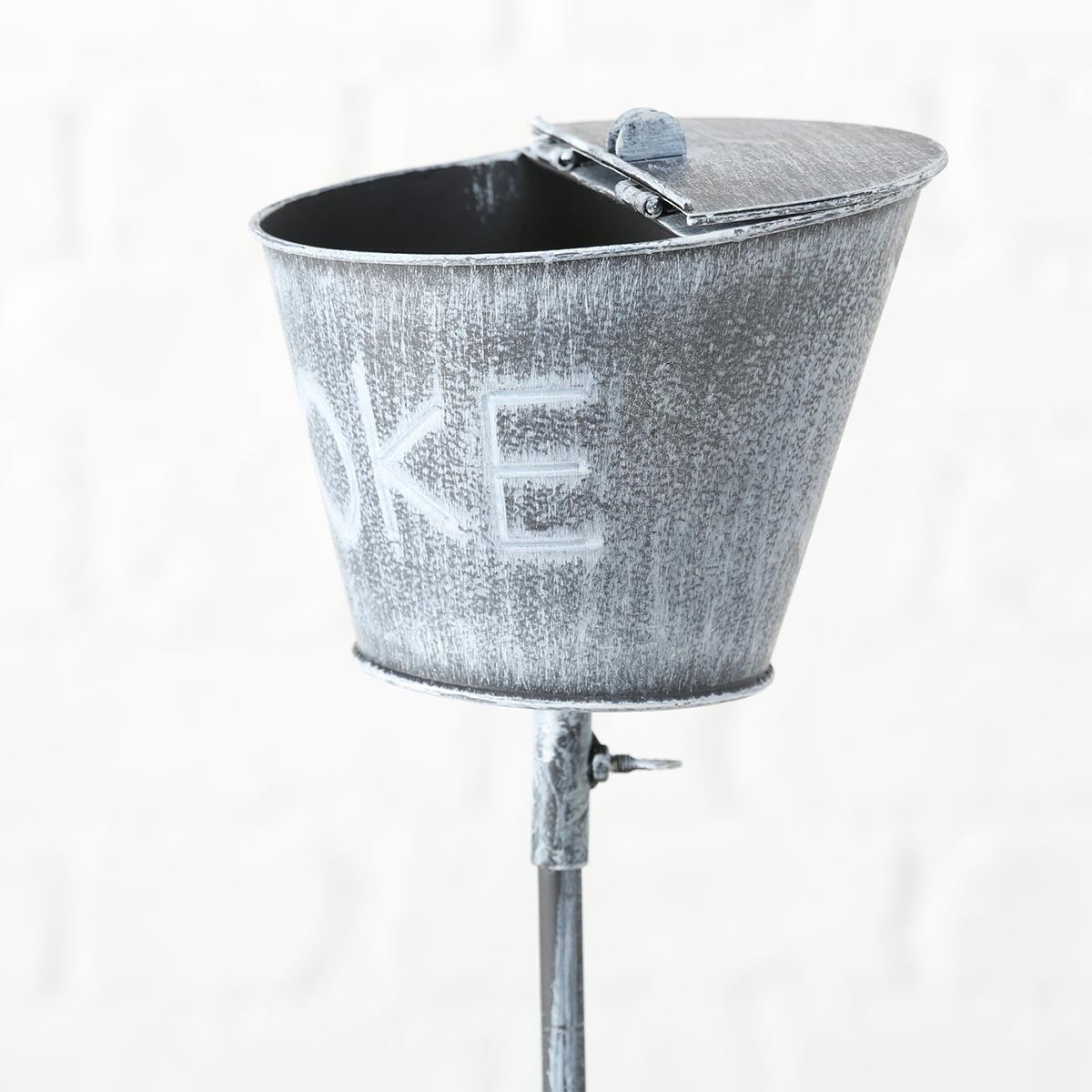 FeineHeimat Sturmaschenbecher "SMOKE" aus Metall auf Stange 110 cm Höhe
