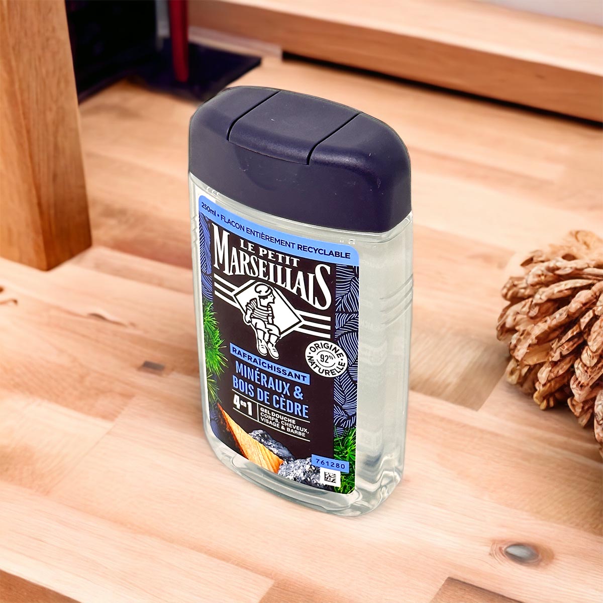 Le Petit Marseillais Duschgel mit Zedernholz und Mineralien 3 x 250 ml