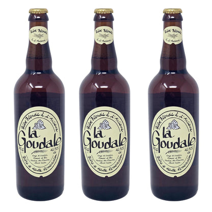 Drei 0,75-Liter-Flaschen La Goudale Bière Blonde à l’Ancienne – französisches Starkbier-Set (3 x 750 ml) mit 7,2 % Vol. Alkohol vor weißem Hintergrund.