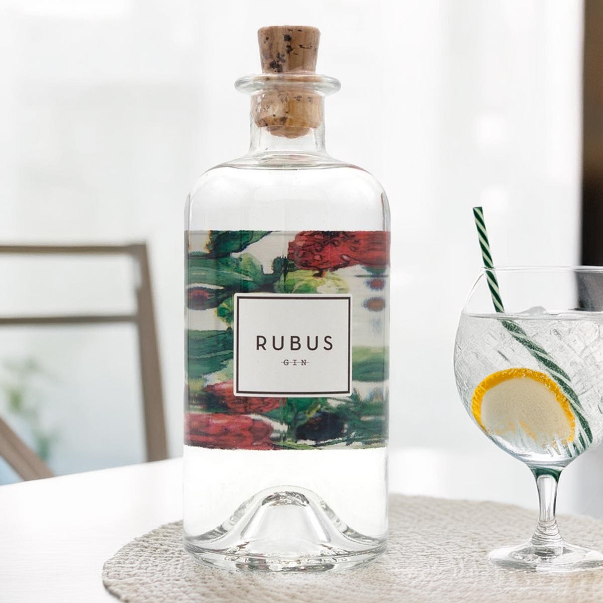 Rubus Gin, der besondere Gin , Himbeere trifft Wacholder 0,5 Liter 42%