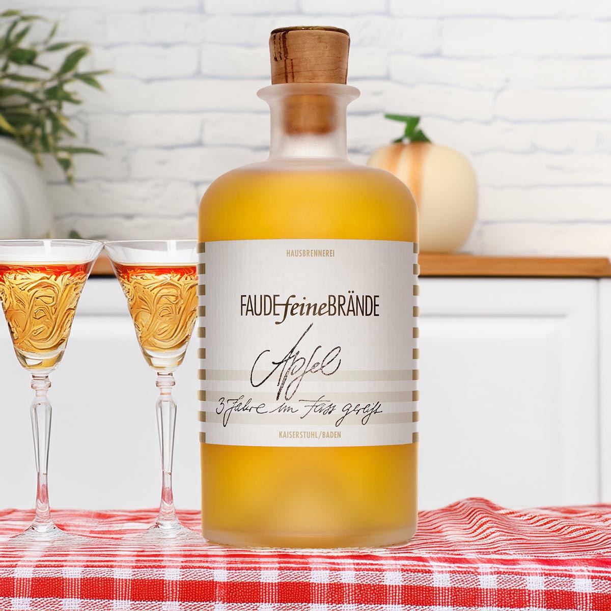 Faude Feine Brände Apfelbrand 3 Jahre Holzfass - Edler Genuss in jeder Flasche