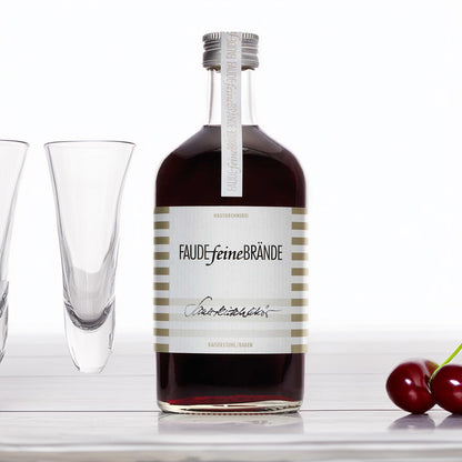 Entdecke die Intensität: Faude Feine Brände Sauerkirsch Likör 0,35L 24% Alkohol