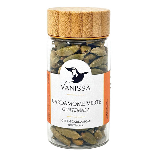 Vanissa Grüner Kardamom (Cardamome Verte) aus Guatemala im Glas mit Bambusdeckel – hochwertige ganze Kardamomkapseln für die Gourmetküche.