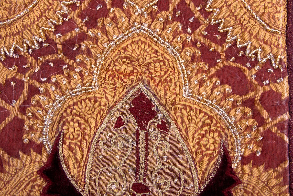 Kissenhülle Serenissima, Burgund/Gold, mit Samtapplikationen und Perlenstickerei