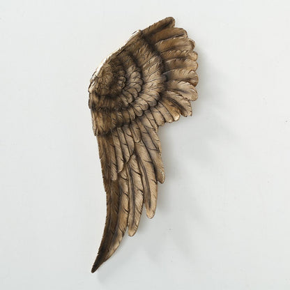 Goldene Engelsflügel aus Kunstharz: Majestätische Wanddekoration, handbemalt