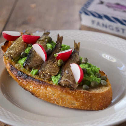 FANGST Brisling No. 1 die nordische Sardine geräuchert mit Heidekraut & Kamille